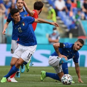  那不勒斯防线重组零封亚特兰大  